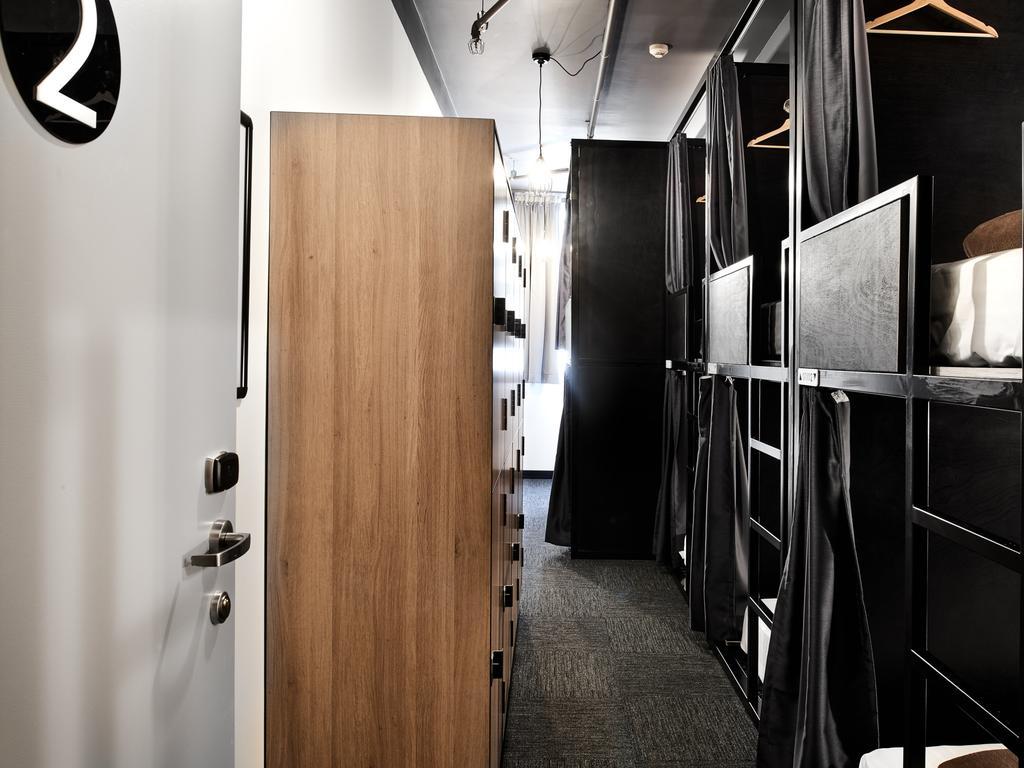 Single Bed in Mixed Dormitory Room with Shared Bathroom,435392709:JPEG